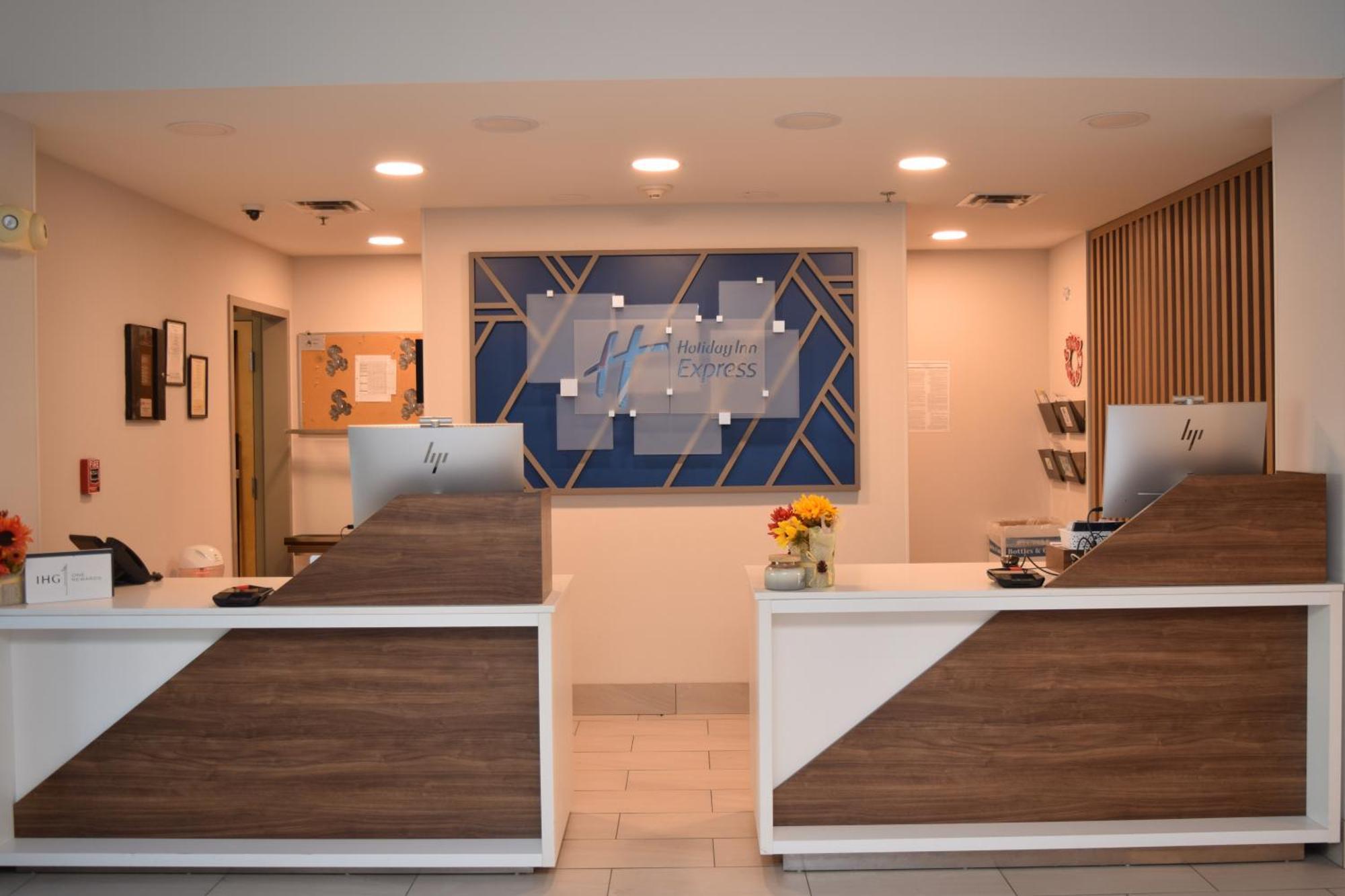 Holiday Inn Express Syracuse Airport By Ihg North Syracuse Exterior foto